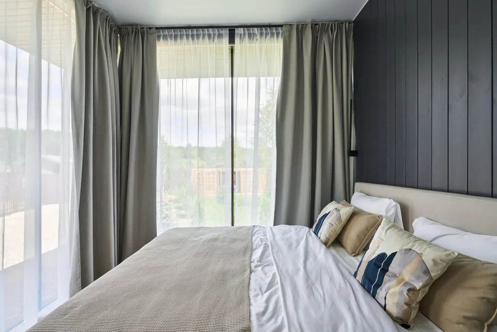 Большой панорамный дом с камином и сауной