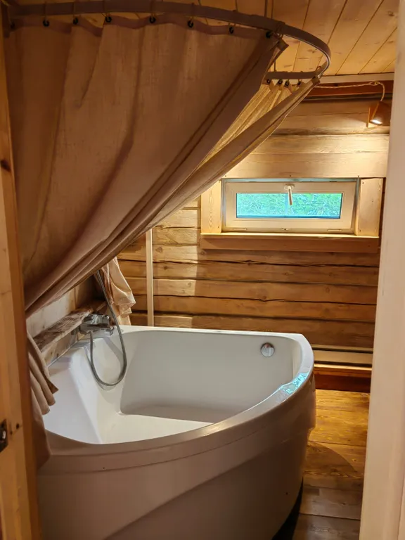 Дом с видом на церковь