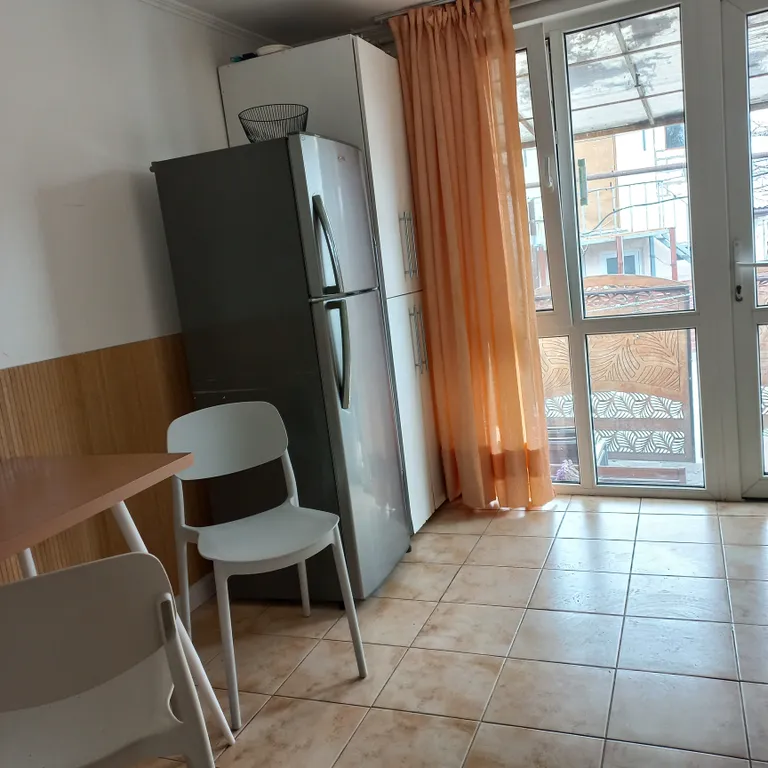 Дом с двориком и мангалом, рядом с песчаным пляжем