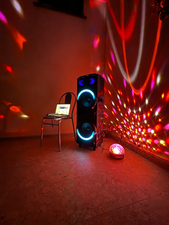 Дом с сауной и бассейном в черте города