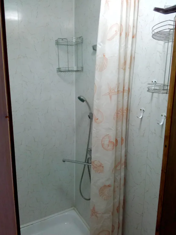 Уютный двухкомнатный домик в лесу