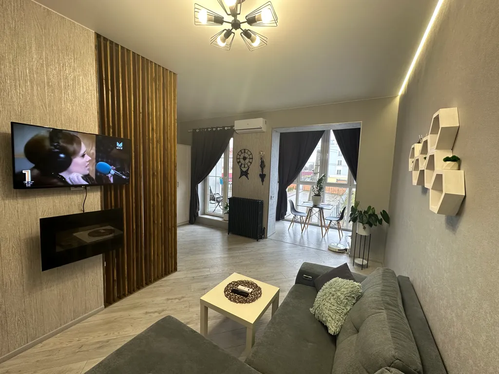 Просторная, светлая квартира с кондиционером в новом жк, не студия