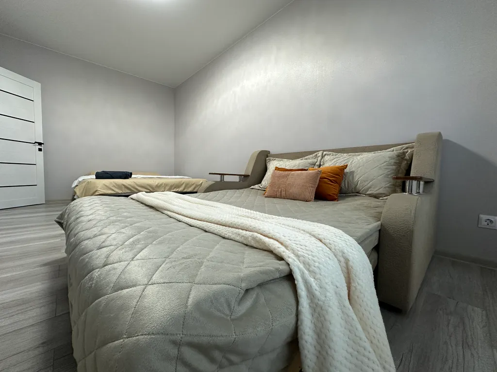 Квартира Квартира Просторная 2-к. к.в на Ейском шоссе нет оплаты за уборку — Краснодар