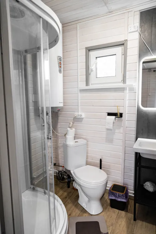 Уютный дом в деревне, в окружении природы и пении птиц. «Серый туман»