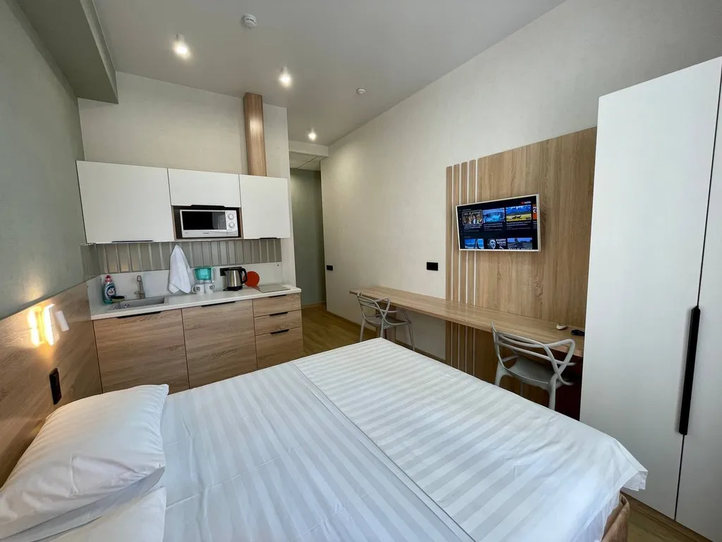 "В Гости!" на Запорожской 69 (1к студия №1 рядом с БЦ "Сити")