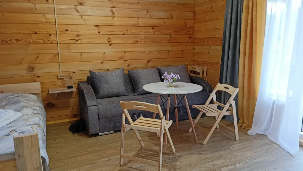 Дачка на поляне