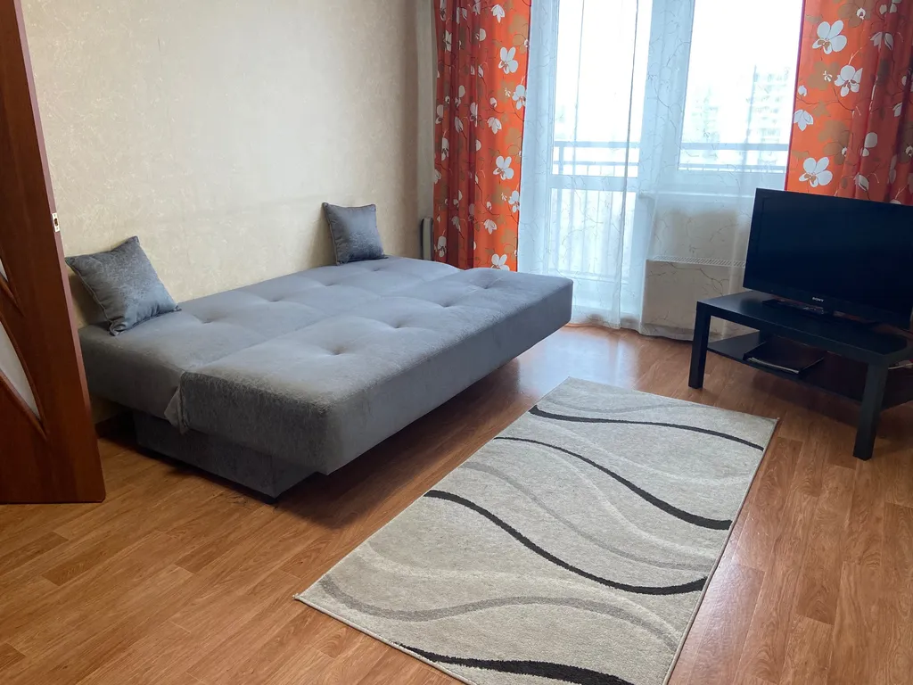 1-комнатная рядом ТРЦ "Планета"