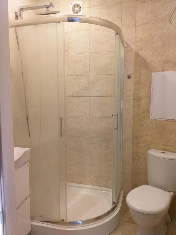 Сталинка вблизи вокзалов и исторического центра