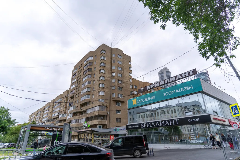 Просторная квартира с гидромассажной ванной и балконом