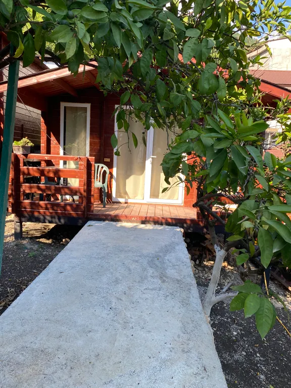 Коттедж у водопада