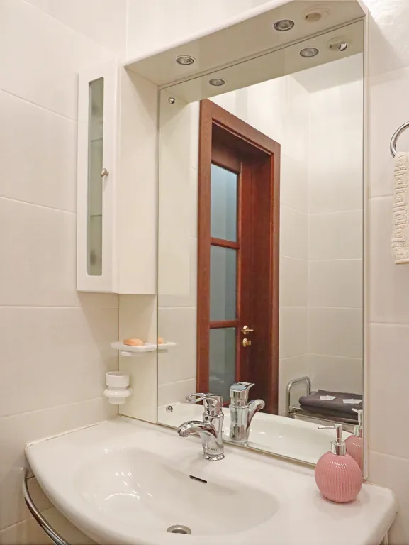 Красивая большая однокомнатная квартира в самом центре микрорайона ГГМ