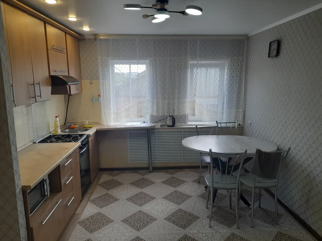 Уютный дом с хорошим ремонтом