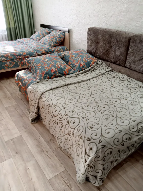 Двухкомнатная квартира с удачной парковкой около трассы Р-217 Кавказ