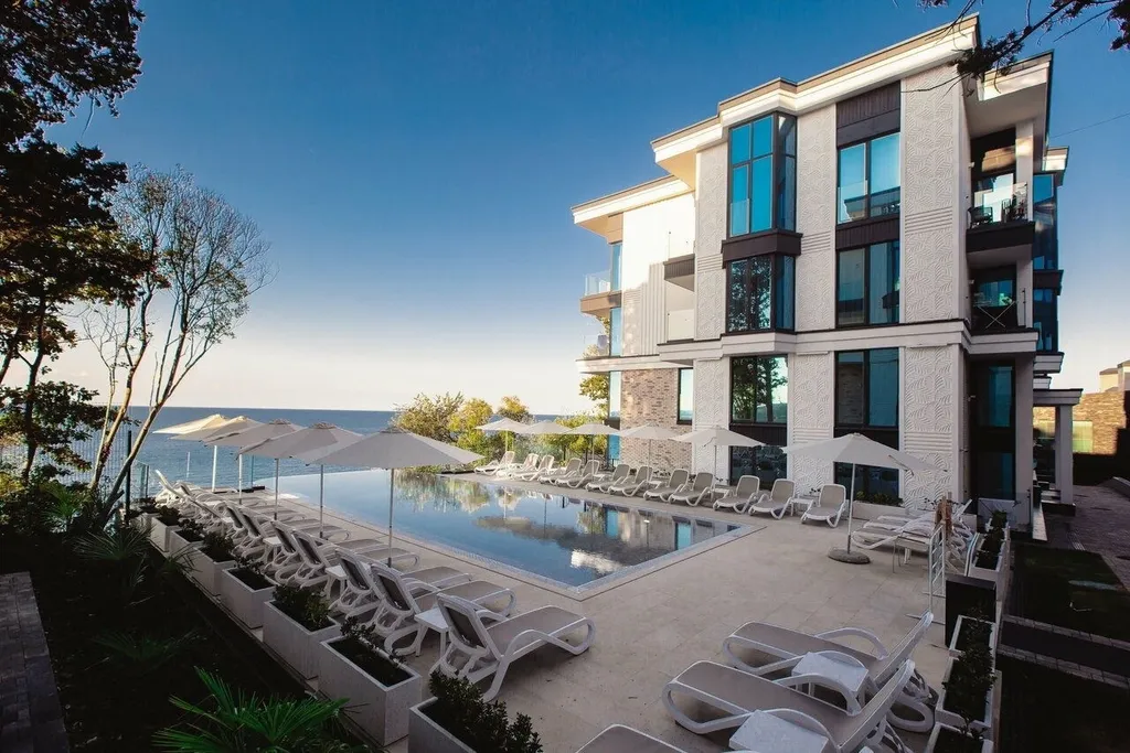 Лазурные апартаменты на берегу моря в отеле Лучезарный Резорт 4