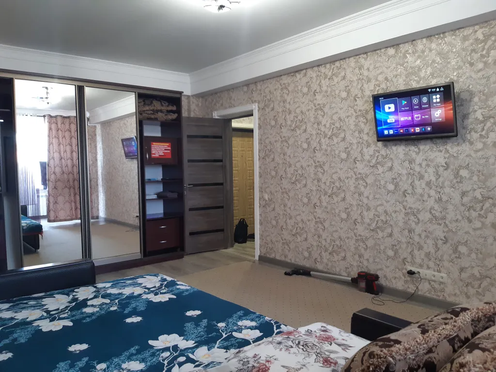 Квартира в тихом районе и отличной локацией