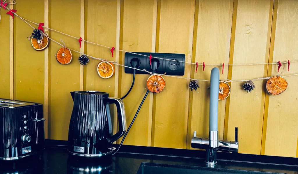 Новенький дом с сибирским чаном