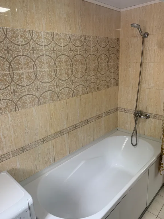 Дом со своим двором и парковкой