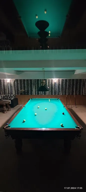 Уютный дом с бильярдом, видомом на горы и лес