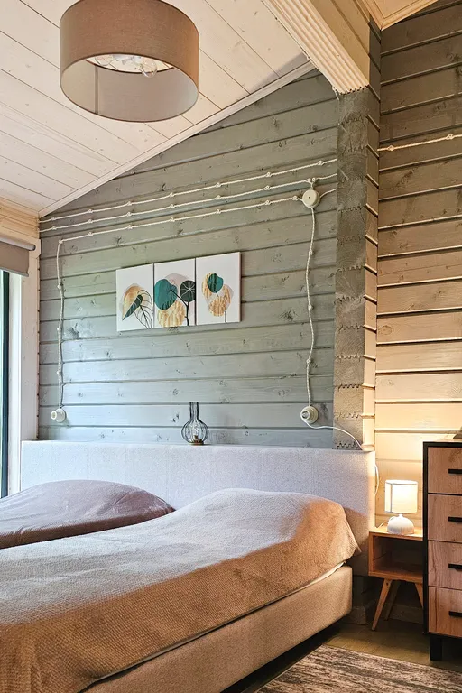 Дом на 6 человек в лесу на берегу озера