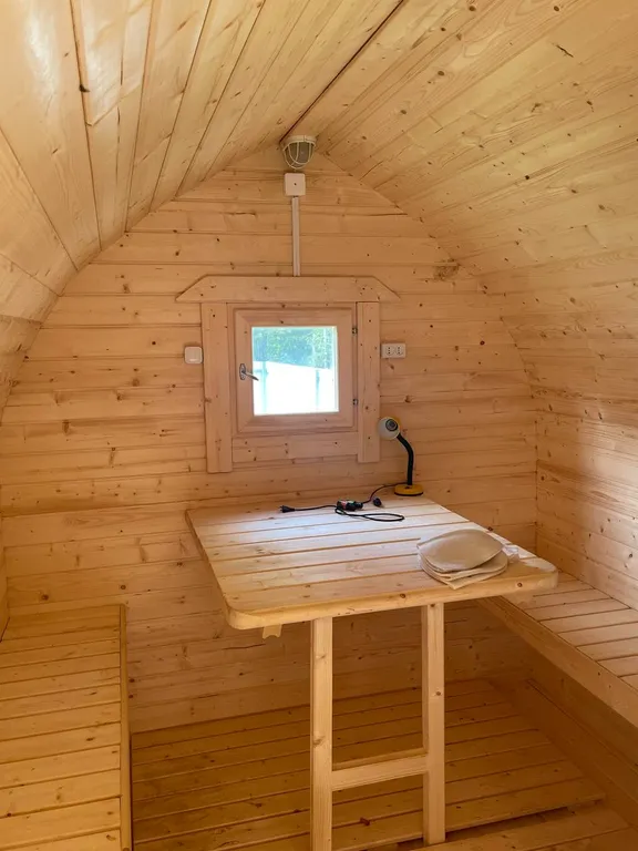 Дом A-frame с купелью, баней и бассейном в сосновом лесу