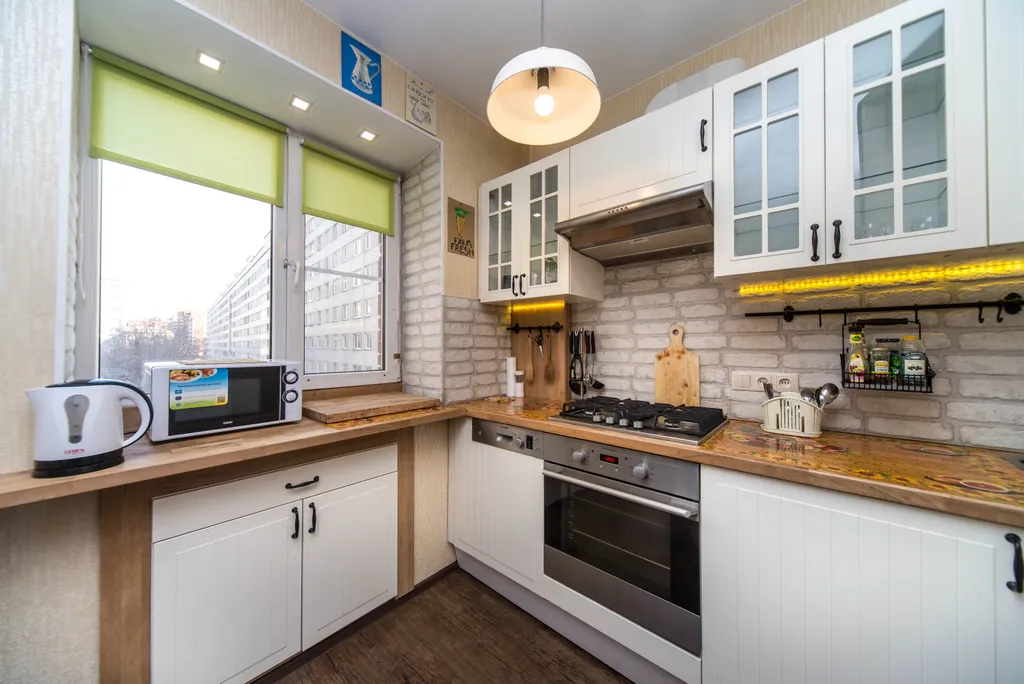 Современная 2-ком на набережной в центре города