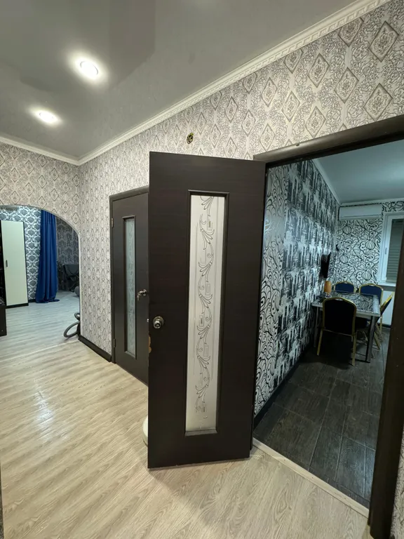 Светлая трёхкомнатная квартира с ремонтом рядом с морем и парком