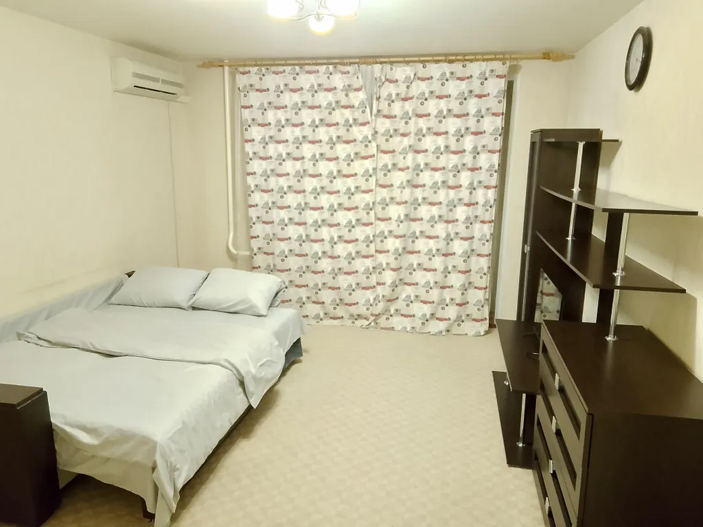 Удобная квартира в Центре, кухня 11 метров и большая открытая лоджия.