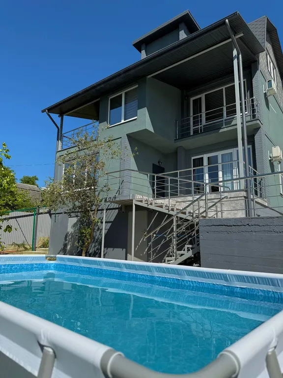 Коттедж с бассейном, спортзалом, барбекю в центре Сочи — аренда посуточно в Сочи