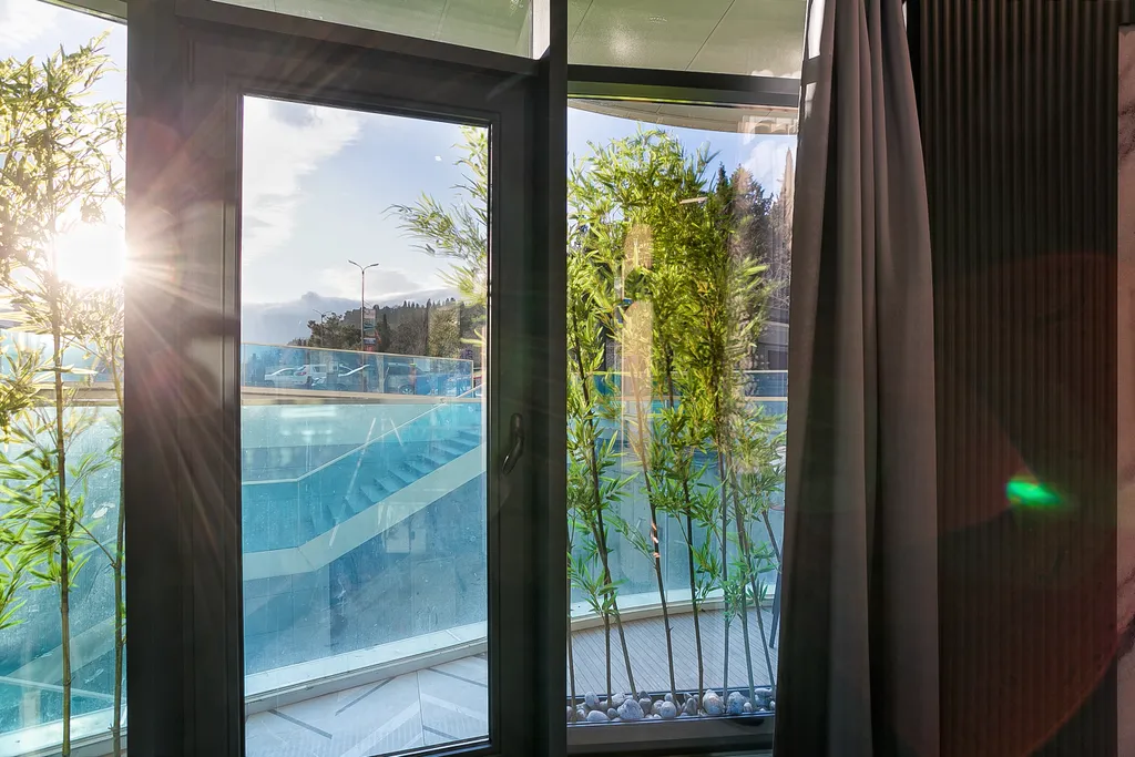 Апартаменты у моря с террасой свой пляж и бассейн в 2 минутах пешком