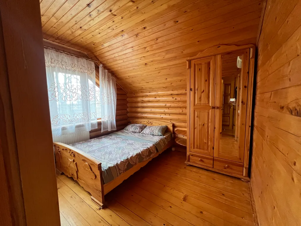 Сруб в Ялте c бассейном и сауной