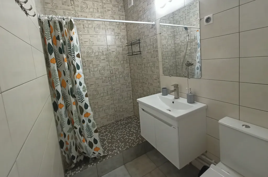 Коттедж Дом в лесу у реки — Севастополь