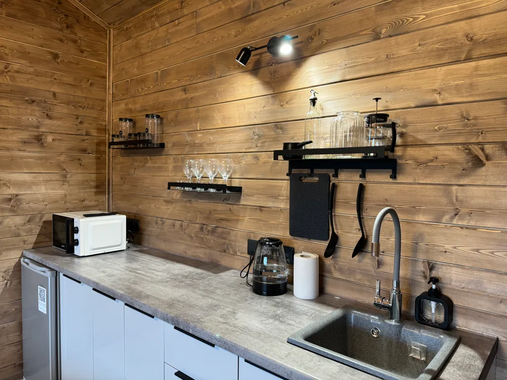 Атмосферный домик с баней на дровах и купелью