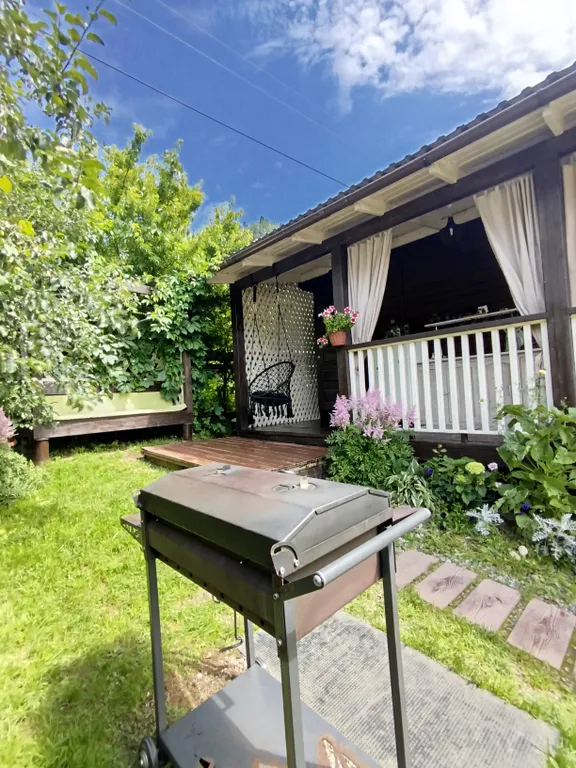 Домик в саду