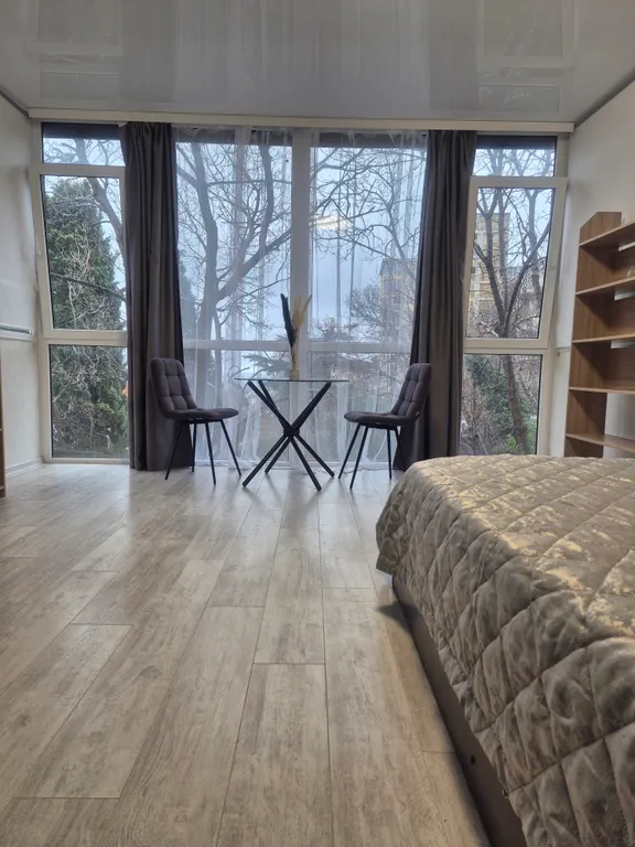 Студия на Достоевского Ялта