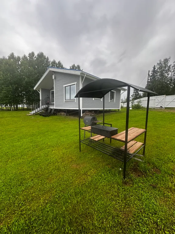 Уютный семейный дом на берегу озера