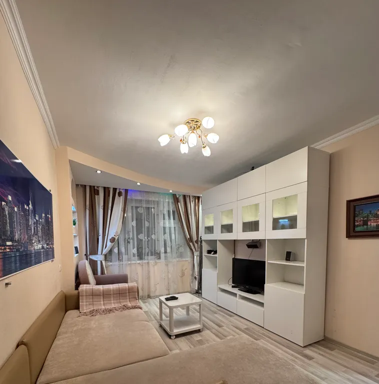 Квартира 2-комнатная в самом центре — аренда посуточно в Мирный