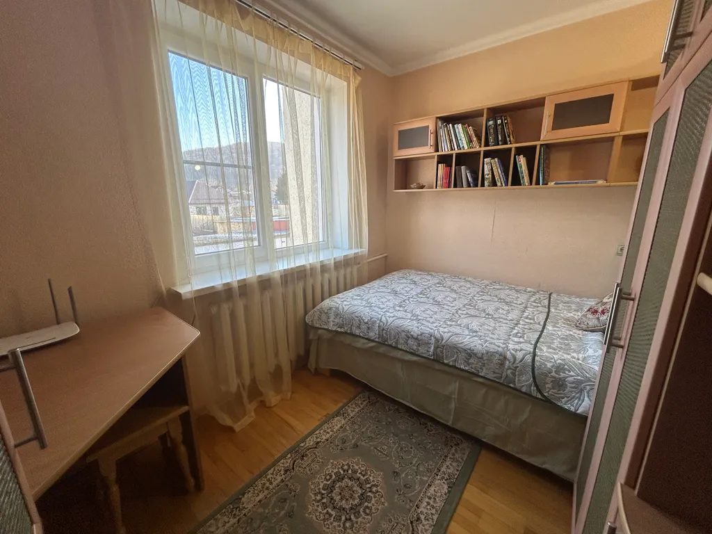 2-х комнатная квартира в центре посёлка