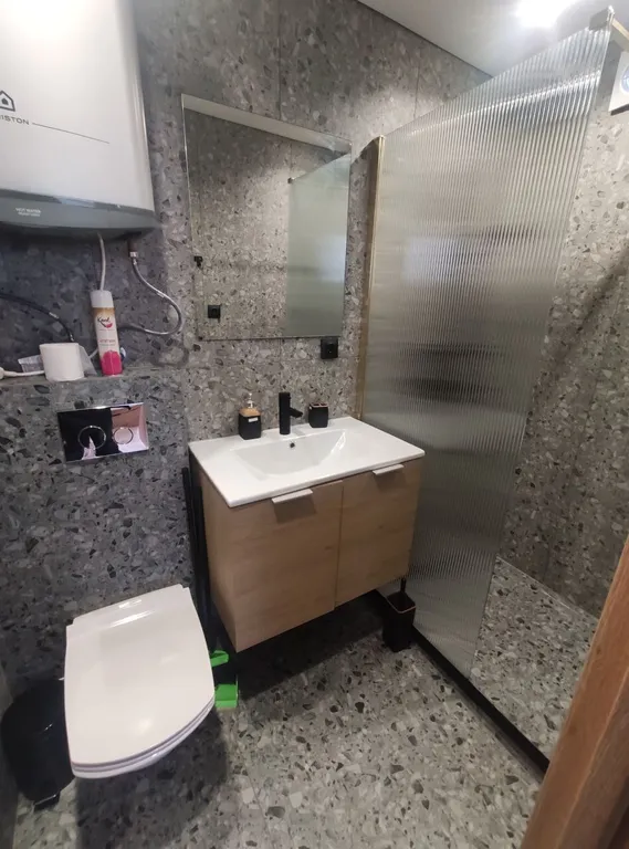 Номер у озера 8