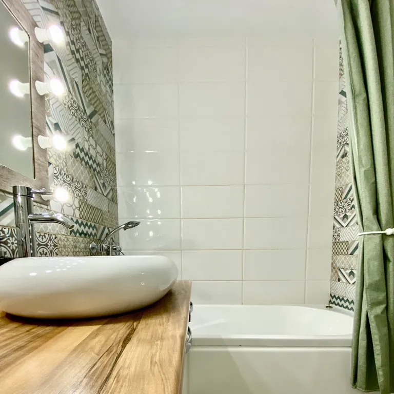 Евро 2-ка с панорамным балконом на р. Волга в элитном ЖК