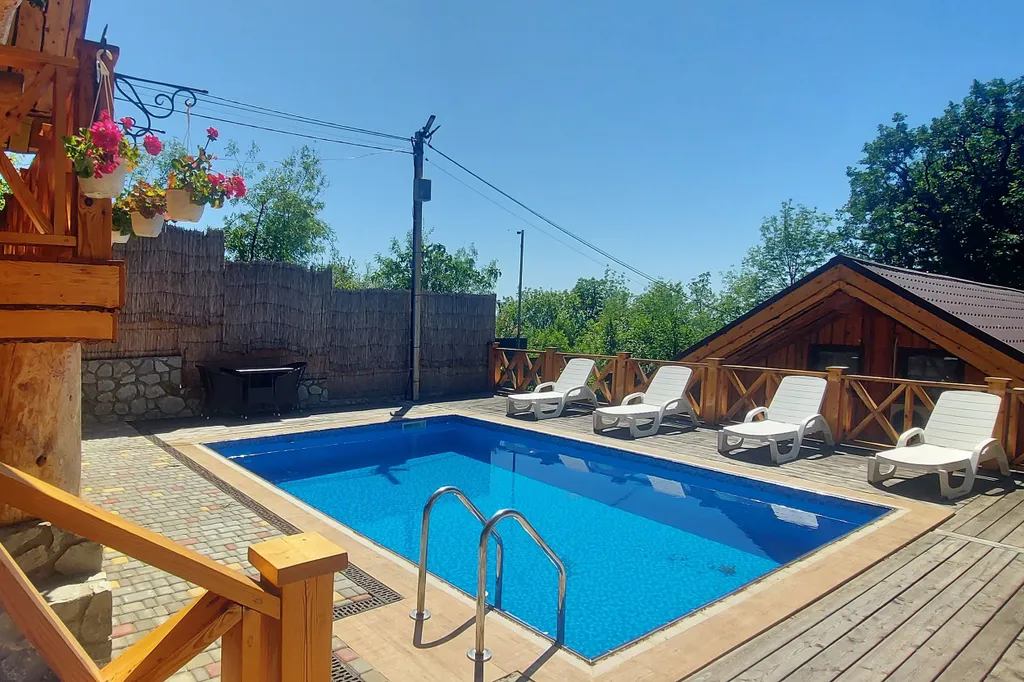 Дом - сруб с видом на море