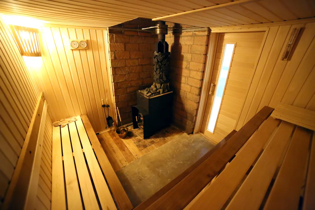 Уютный дом с тёплым бассейном и без подводных камней