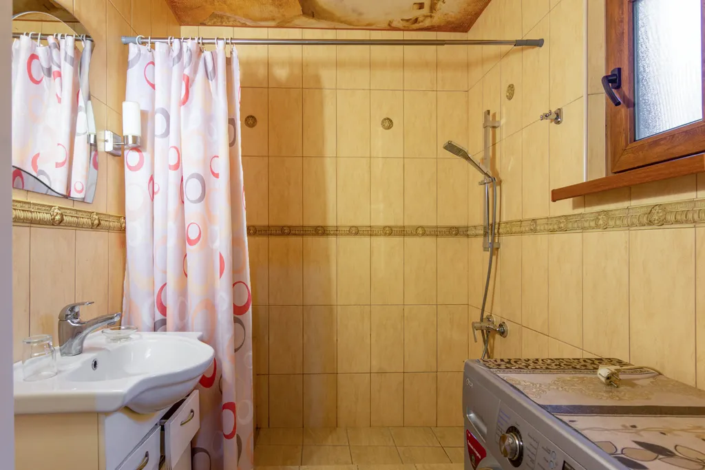 Коттедж Дом утопающий в зелени и очень уютный — Геленджик