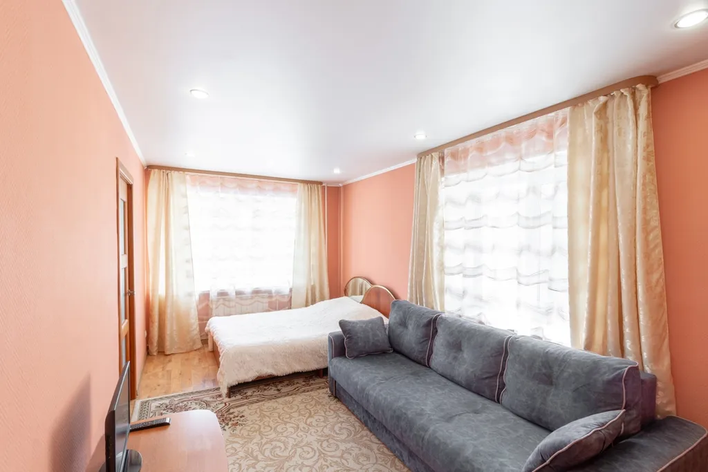 Уютная квартира рядов с жд вокзалом — аренда посуточно в Омск