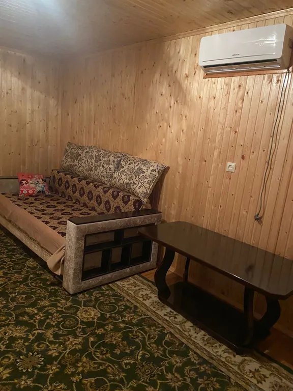 Уютный дом возле крепости