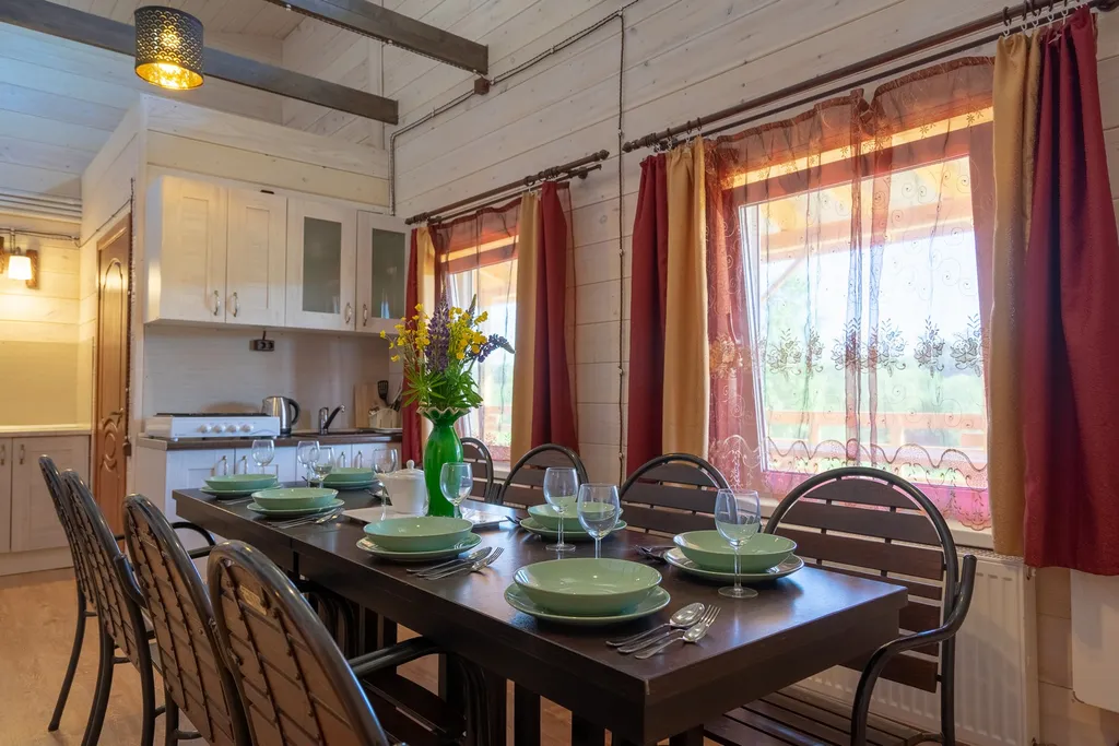 Коттедж Большой дом с террасой, баней на дровах и чаном в лесу на берегу реки — Старово