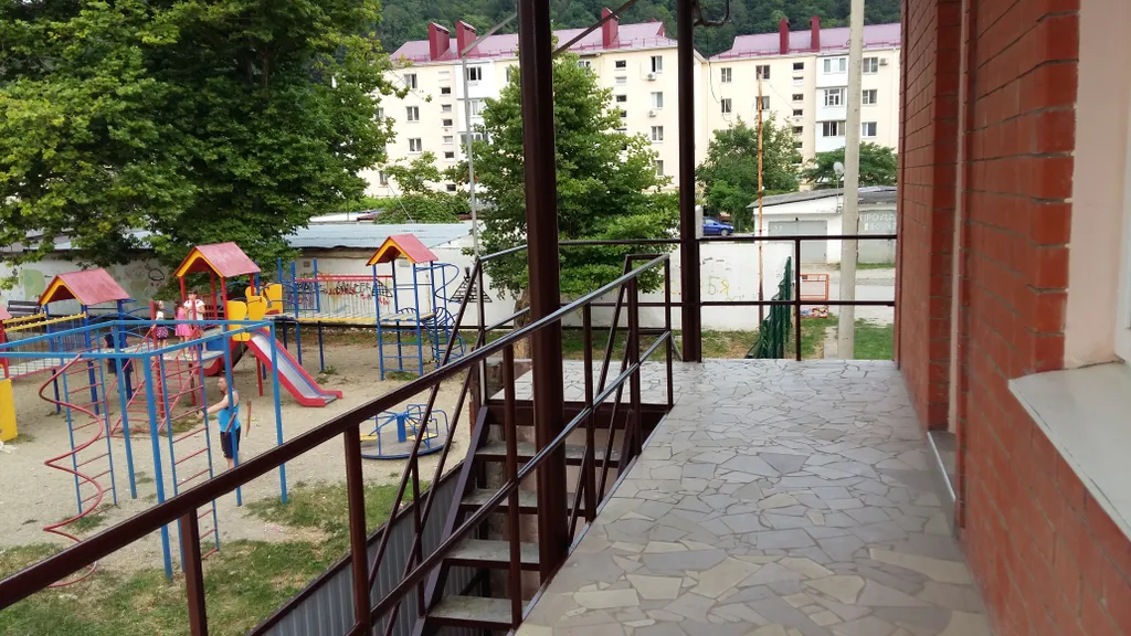 Коттедж с террасой с отдельным входом