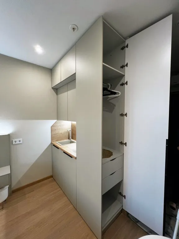 Белая студия-кинотеатр