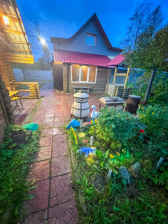 Двухэтажный дом+деревенская баня на дровах