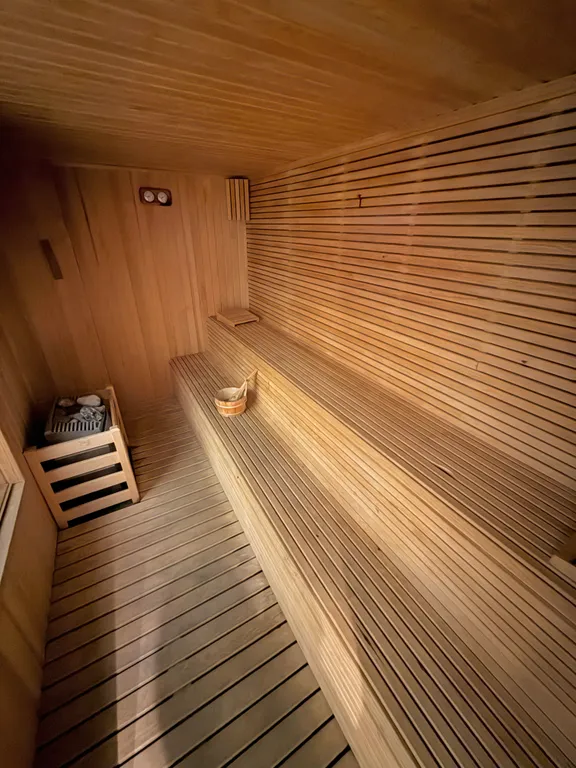 SA Apartments! Luxury 2bd Flat 150m to the Beach