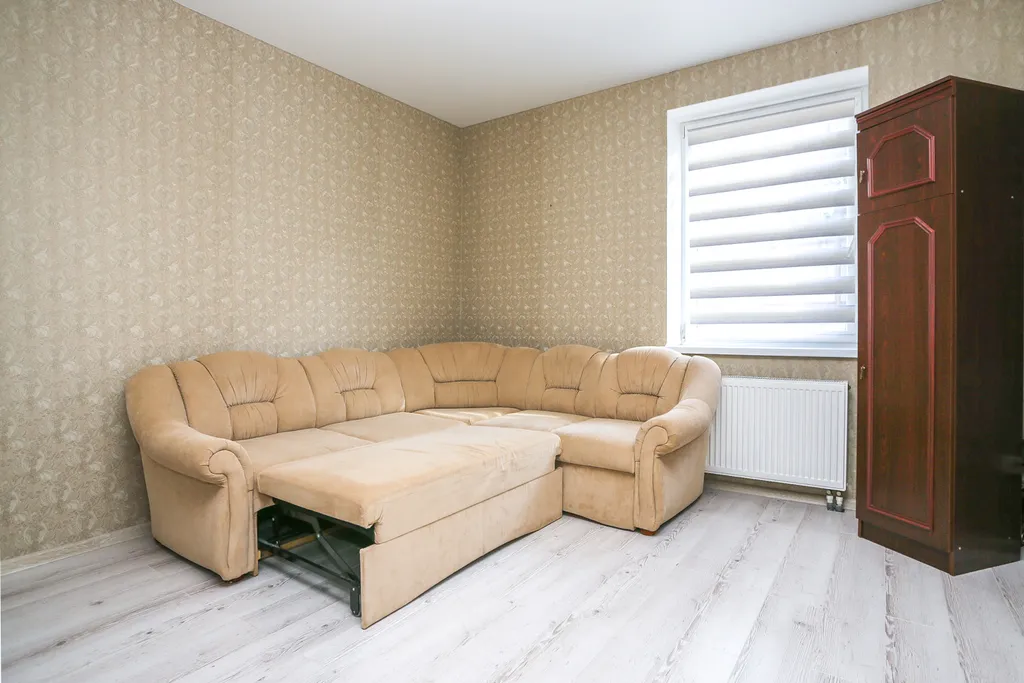 Светлая двухкомнатная квартира в тихом зелёном районе